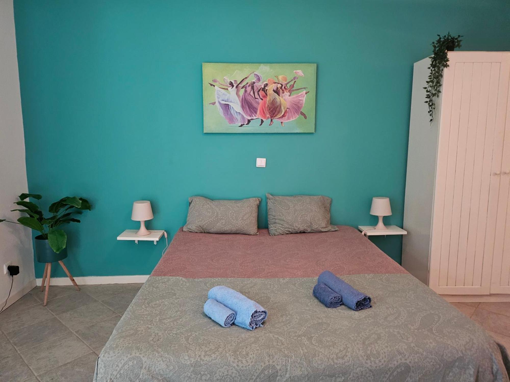 Cozy Studio Close To The Beach! سانتا ماريا الغرفة الصورة